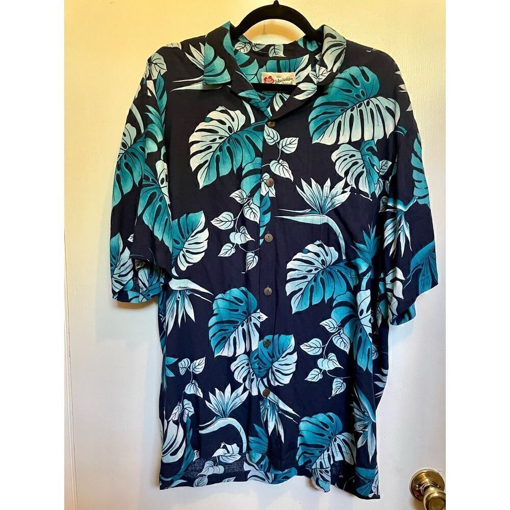 🔴 Hilo Hotties Hawaiian Original button down shirt size L